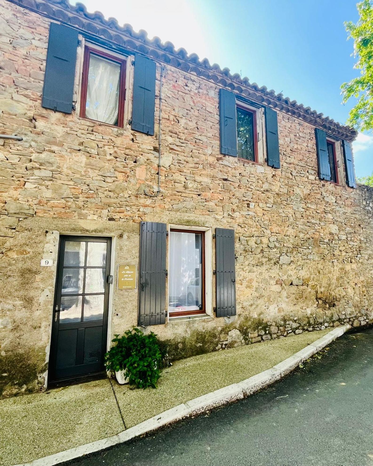 Gites La Maison Pres De La Fontaine Et La Cabane Du Pecheur Talairan Extérieur photo